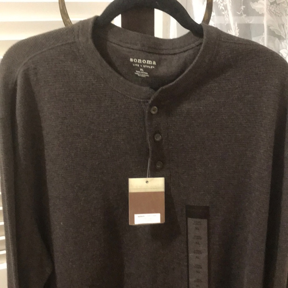 Sonoma NWT, XL brown crew necked sweater.